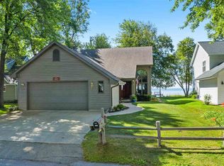 1614 Brighton Beach Rd, Menasha, WI 54952