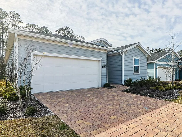 597 Lake Sinclair St — Photo 3