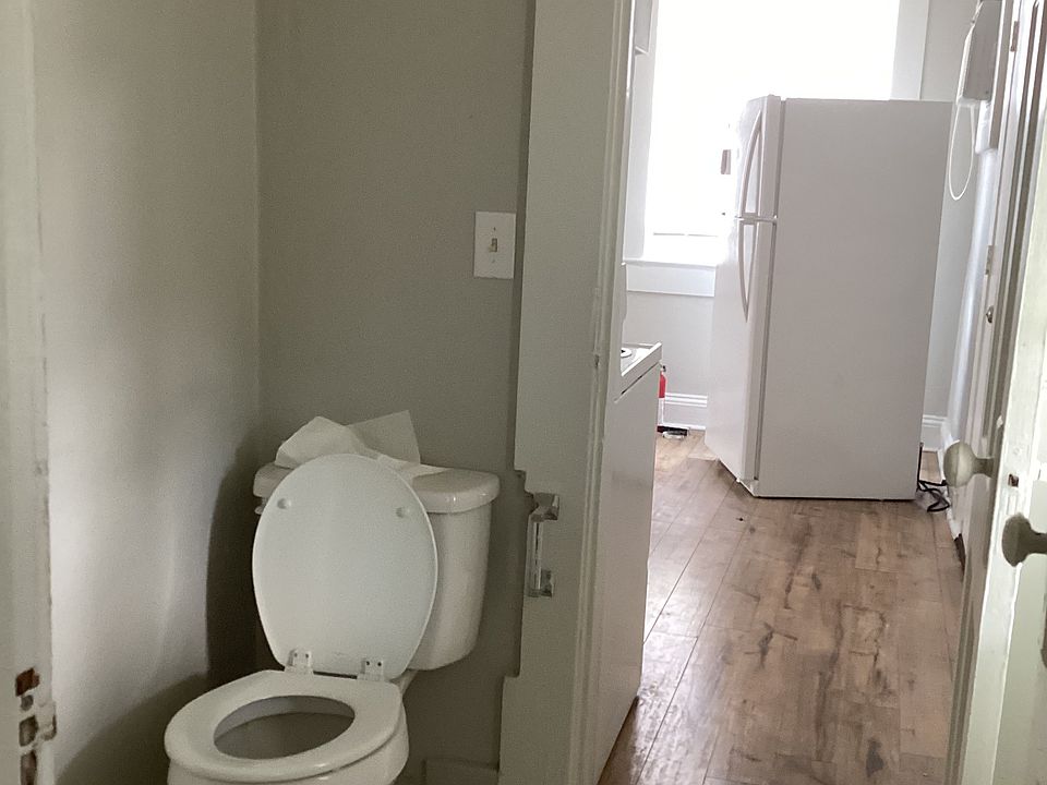 2nd image of 104 N Church St #H
