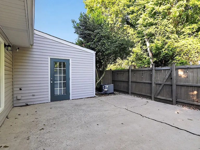 1819 Sabrina Ct — Photo 27