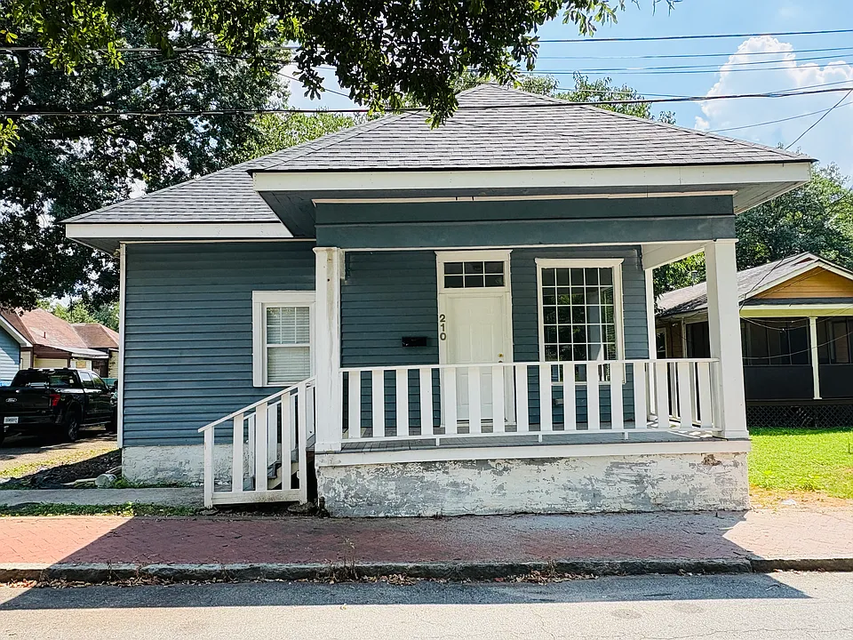 210 Tennessee Ave SW