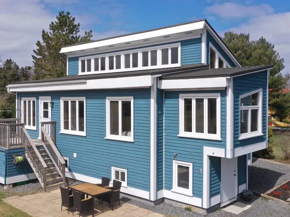 12 Whynacht Cove Rd, Lunenburg, NS B0J 2C0