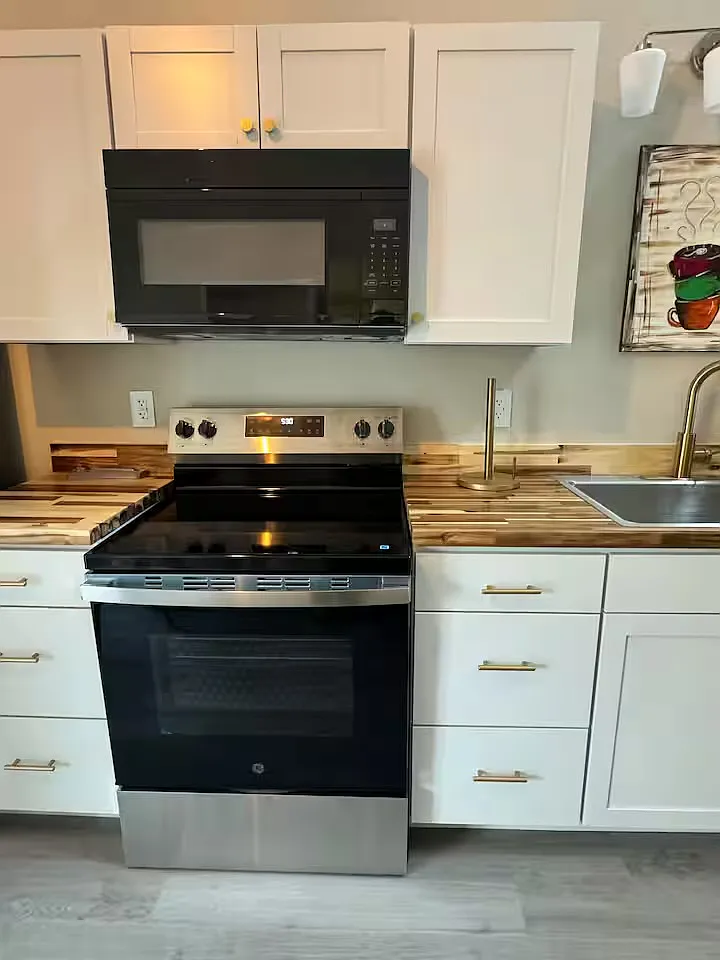 2 bed, 1000 sqft, $2,800 — Photo 2