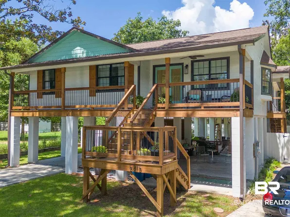 5215 Pine Rd, Orange Beach, AL 36561