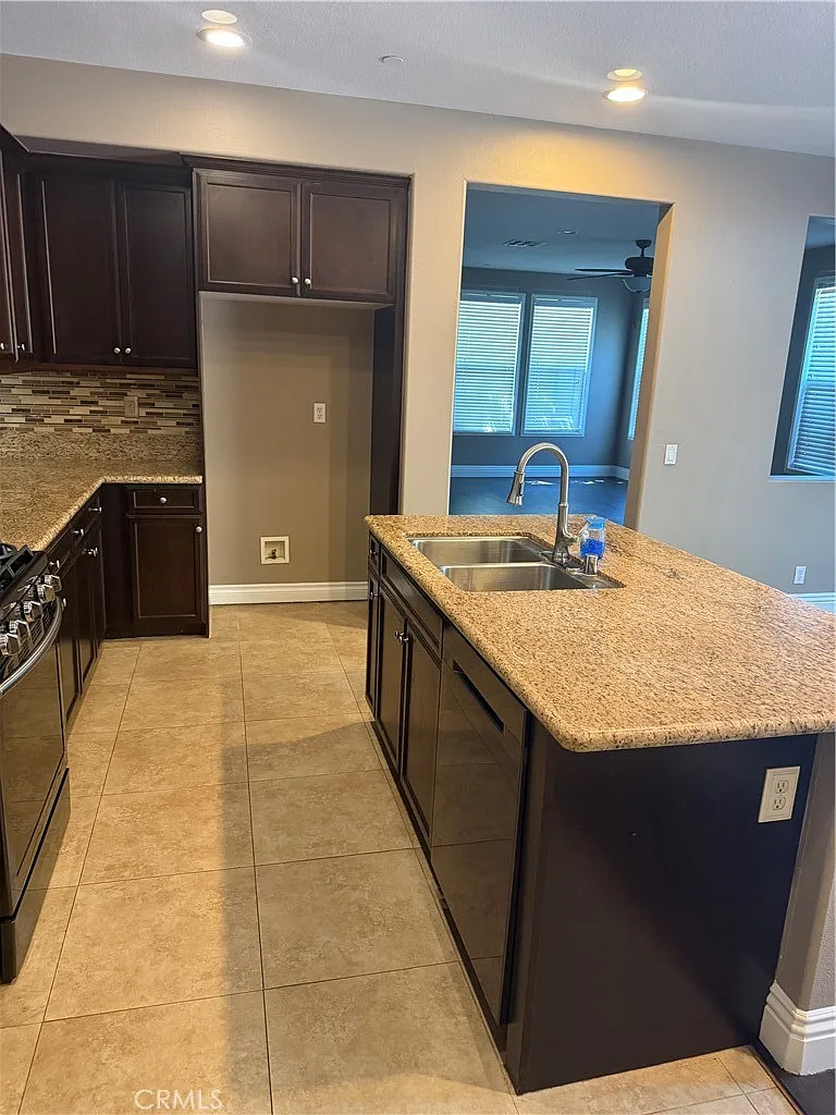 4 bed, 2.5 bath, 2075 sqft, $3,400 — Photo 2