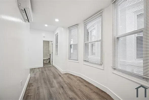 5 bed, 1800 sqft, $3,200 — Photo 4