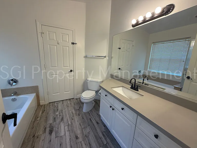 942 S Ash Ave #108 — Photo 23