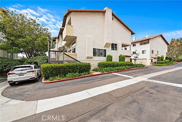 2 bed, 1600 sqft, $5,100 — Photo 2