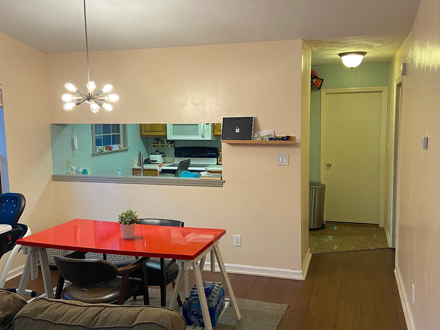 2 bed, 1080 sqft, $1,300 — Photo 2