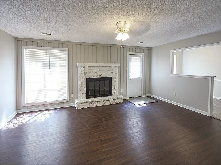 3046 Ridgeway Rd — Photo 4