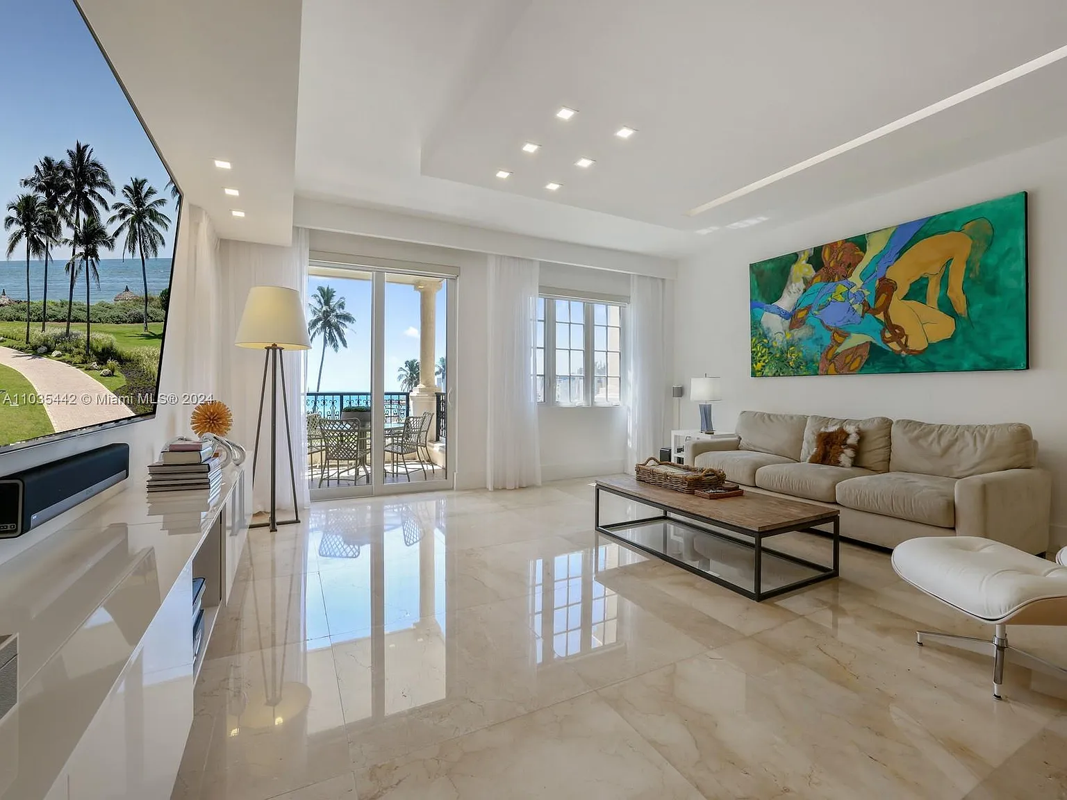 Seaside Condo — Photo 2