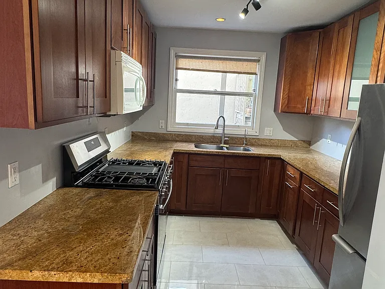 54 Terra Vista Ave #4 — Photo 1
