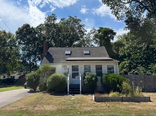 15 Hawks Nest Rd, Old Lyme, CT 06371