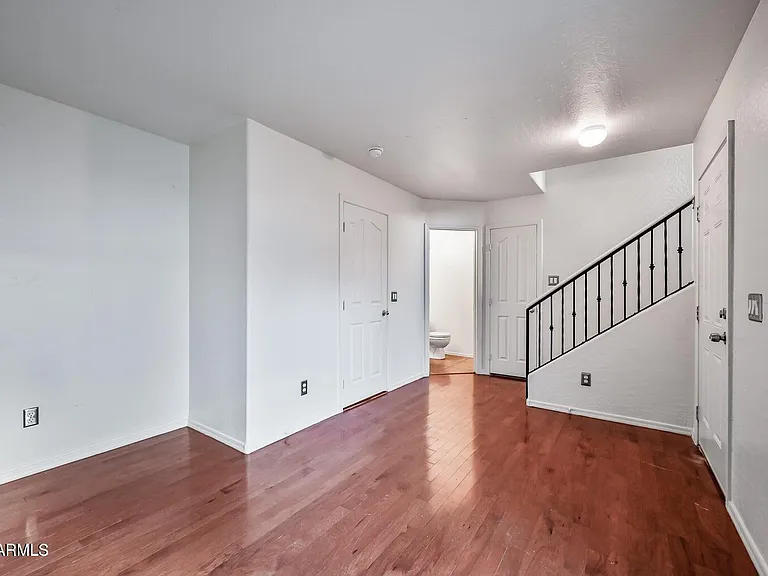 933 W Aspen Way — Photo 3