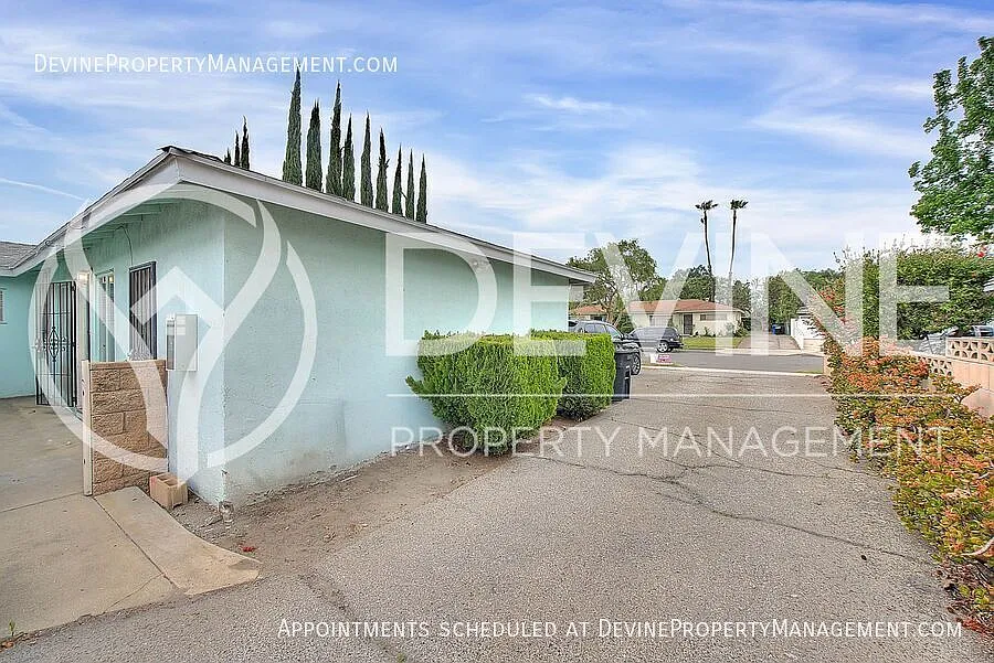 Charming 2-Bedroom Front Unit in Ontario Move-In Ready! — Photo 4