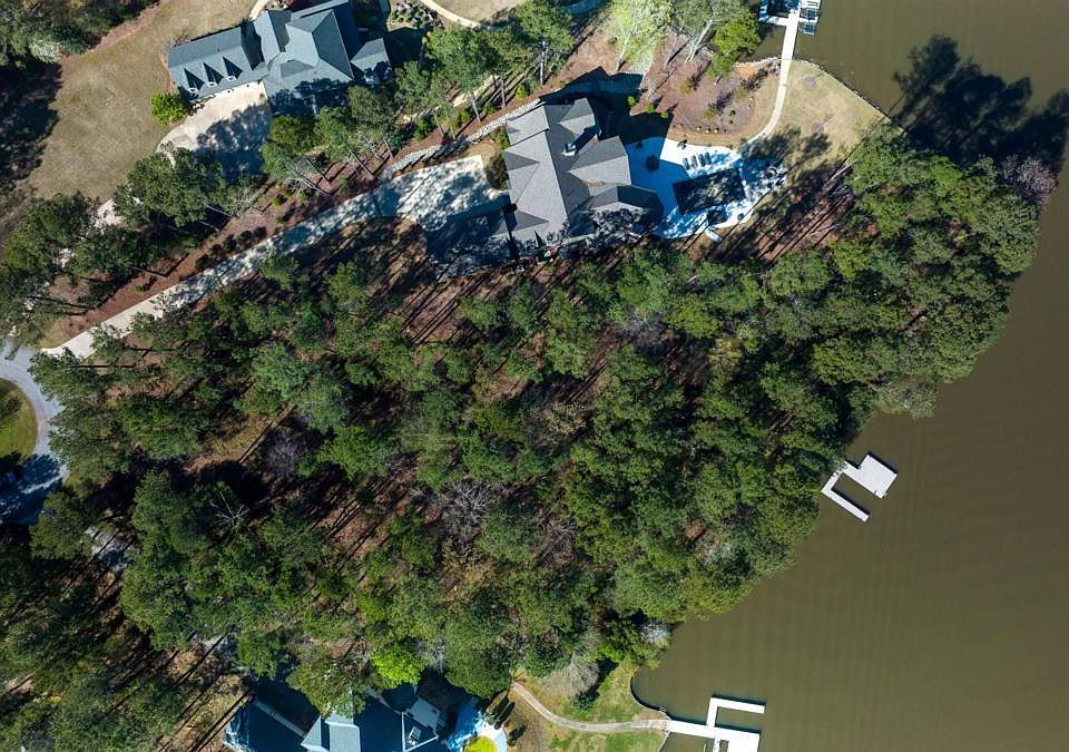 1st image of 1030 N Shore Ct