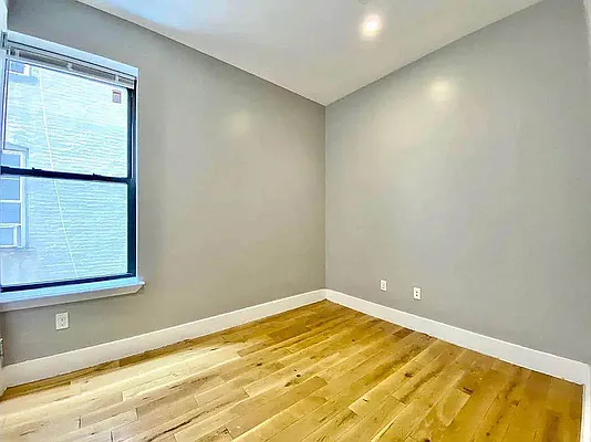 Rented by Artur Gutman, LREB | media 12