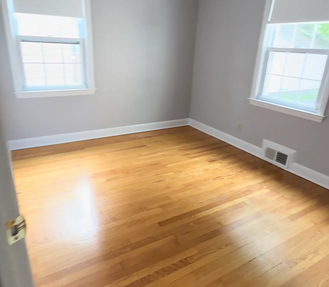 3 bed, 1100 sqft, $2,800 — Photo 2