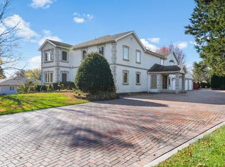 8360 Wolf Rd, Willow Springs, IL 60480