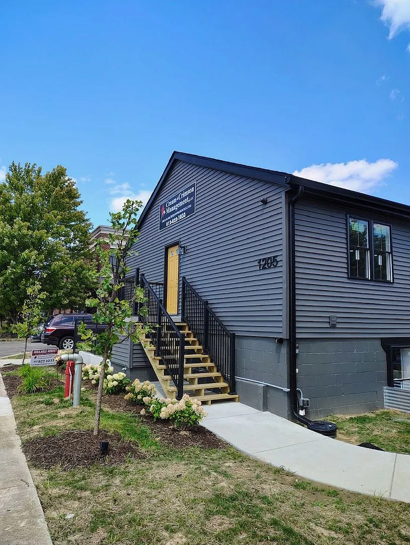 1205 S Rogers St — Photo 2