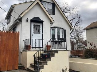 190 Hyatt Ave, Yonkers, NY 10704