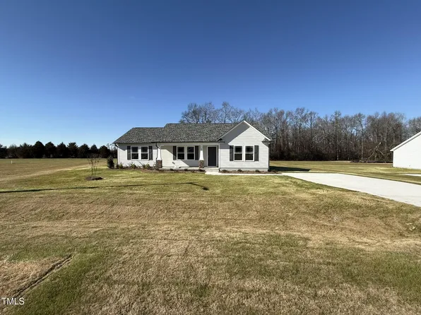63 Harvest Hills Ln, Dunn, NC 28334