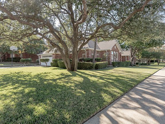 4th image of 3932 Cross Bend Dr