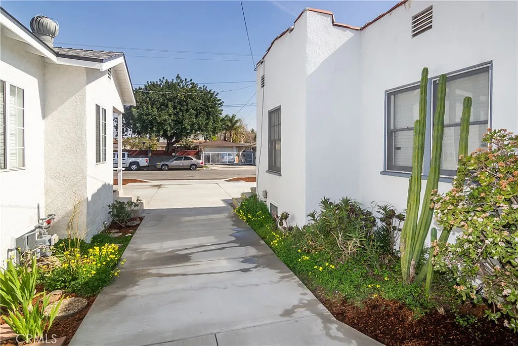 Building Photo - 6655 Ben Ave