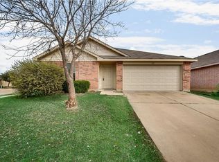 1512 Queens Brook Ln, Fort Worth, TX 76140