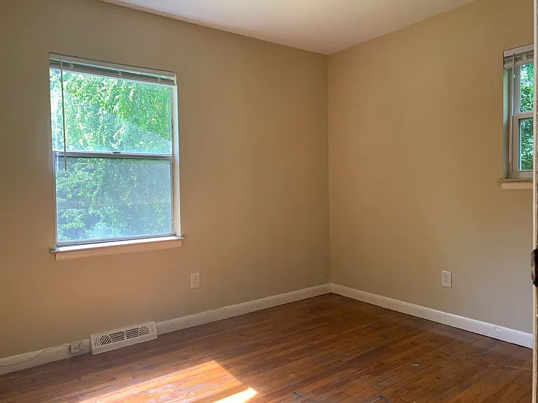 8 Waters Rd — Photo 9