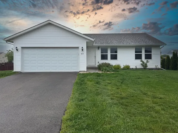 1631 Parkside Dr, Belvidere, IL 61008