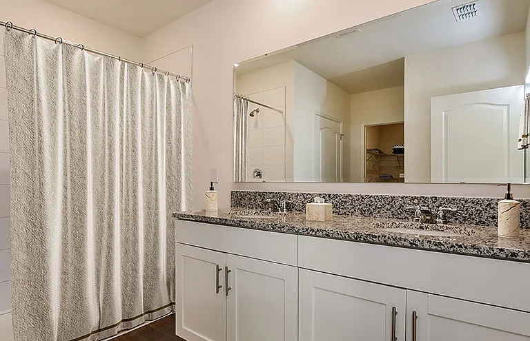 Kinsman Pointe — Photo 12