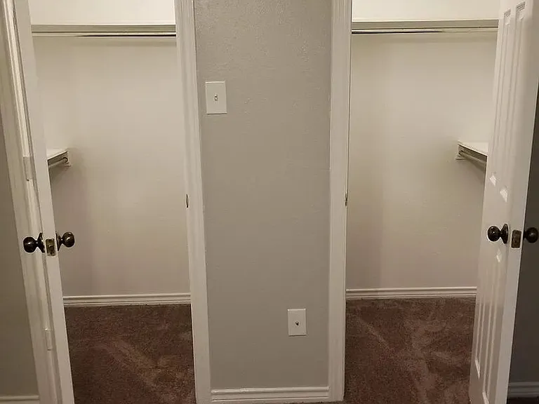 807 Saint Paul Ct — Photo 14