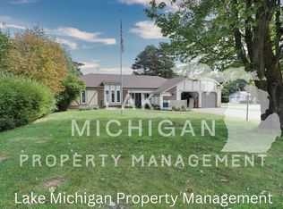 18174 Mohawk Dr, Spring Lake, MI 49456