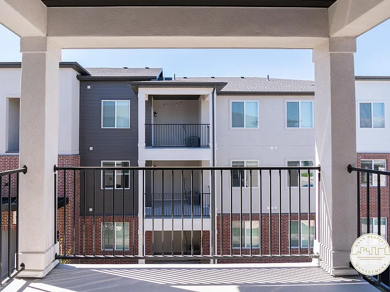 1093 N 3980 W #KK301 — Photo 2