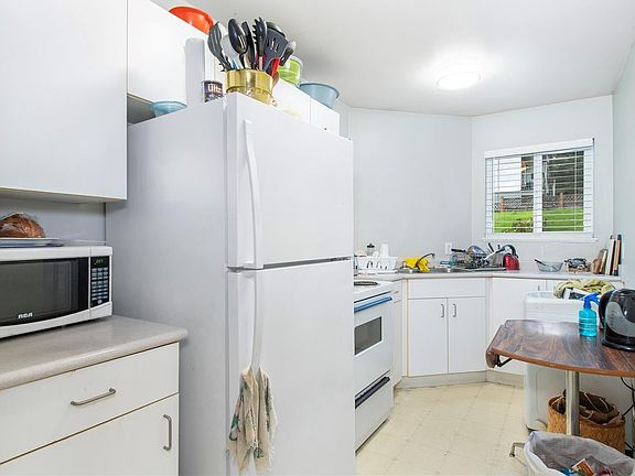 3rd image of 200 Back Rd #105