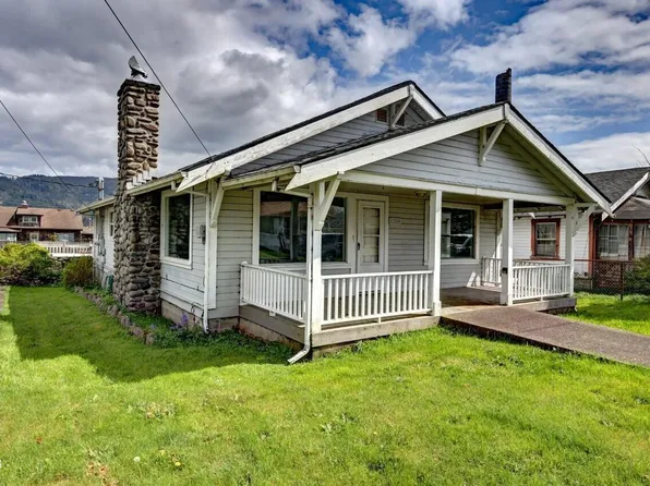308 1st St, Garibaldi, OR 97118