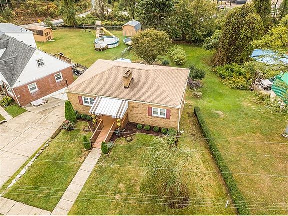 2nd image of 404 Hoffman Rd