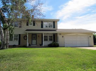 900 N Fernmeadow Dr, Appleton, WI 54915