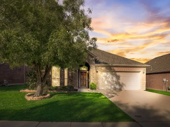 2829 Thorncreek Ln, Fort Worth, TX 76177
