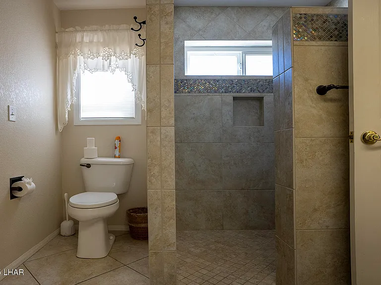 2906 Daytona Ave — Photo 48
