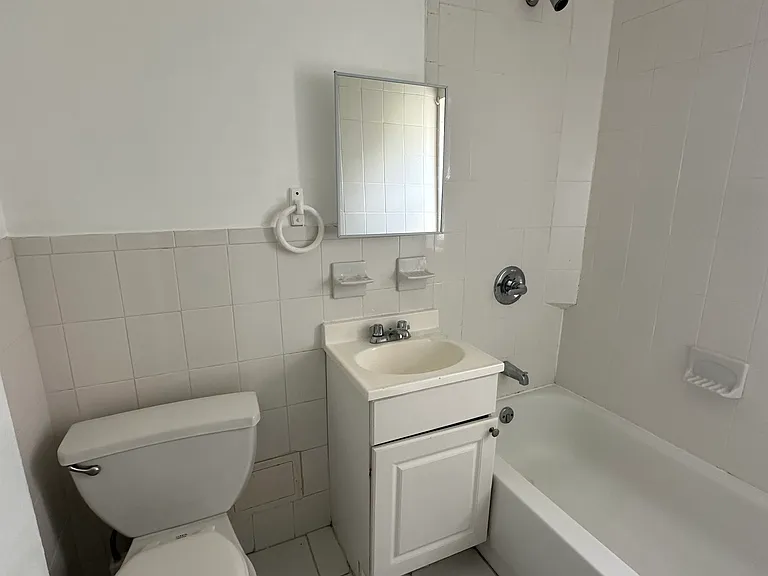 33-35 Storms Ave #3A — Photo 2