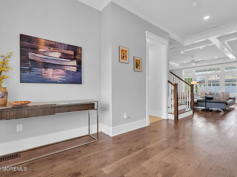 218 Worthington Ave — Photo 4