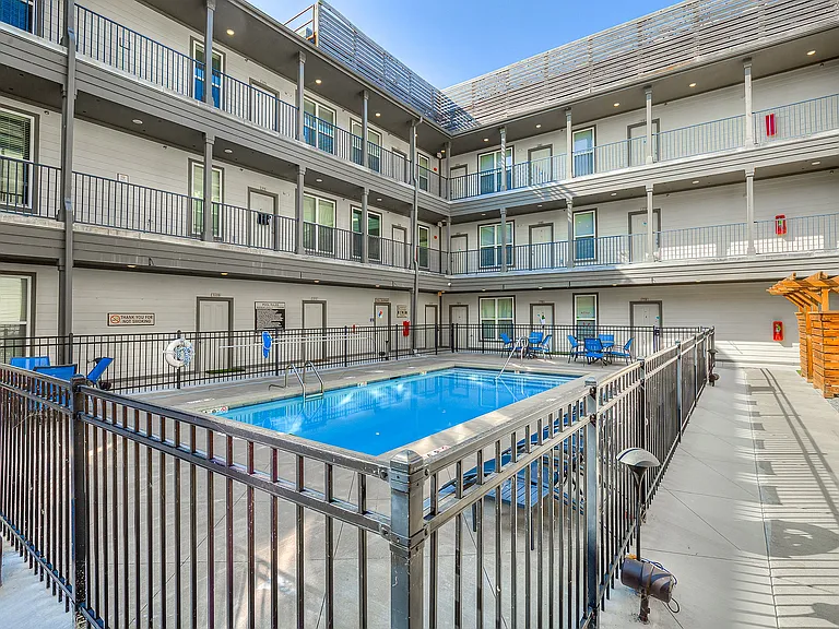 THRIVE Jenks - Saltwater Pool