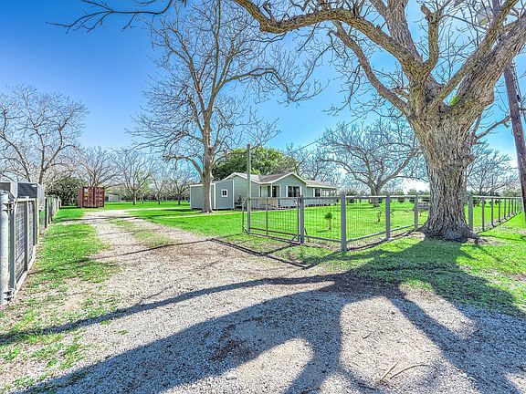 4th image of 2474 Gates Rd