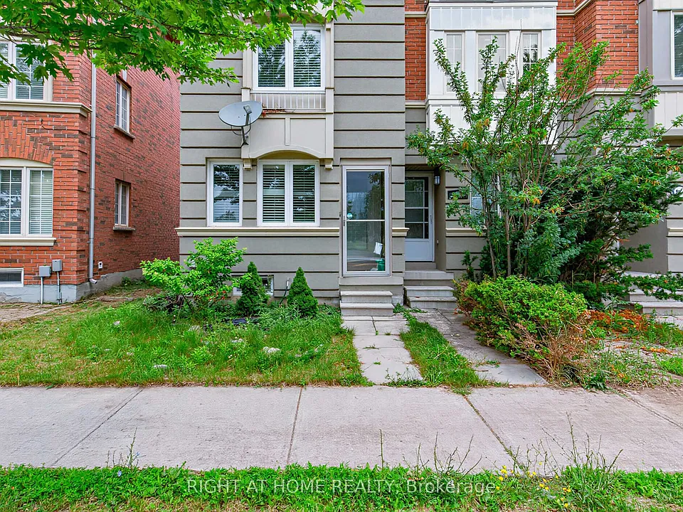 2628 Bur Oak Ave