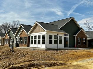 1053 Autumn Woods Dr, Butler, PA 16003