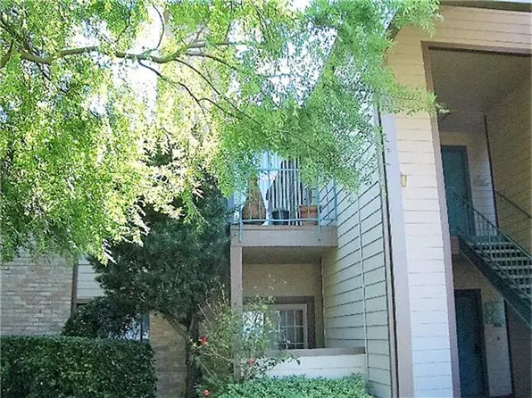 7014 N Holiday Dr, Galveston, TX 77550