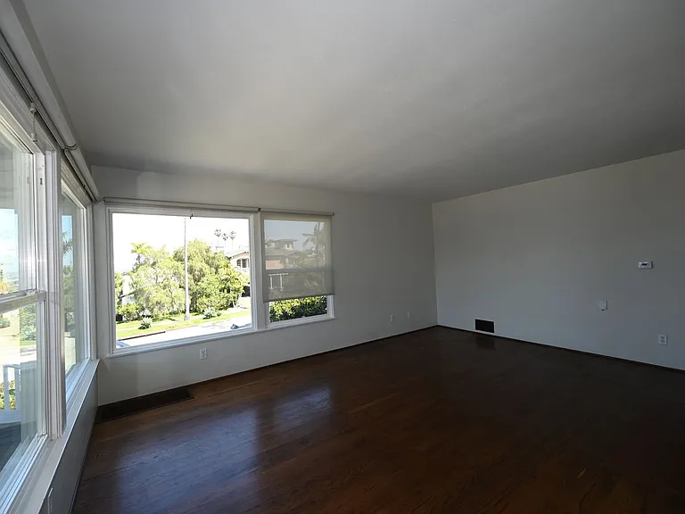 4493 Newport Ave — Photo 16