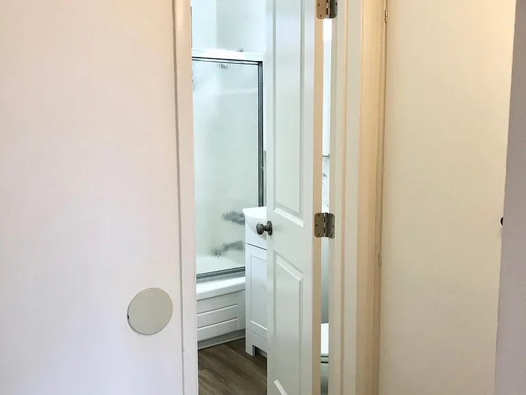 1210 W Lewis St #7 — Photo 11